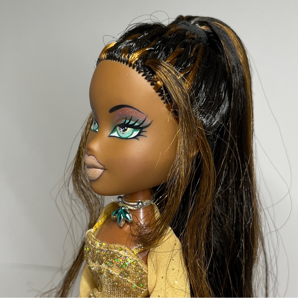 Vintage 2003 Bratz Formal Funk Sasha Doll Gold Dress Secondary Outfit Prom Y2k - Picture 8 of 15